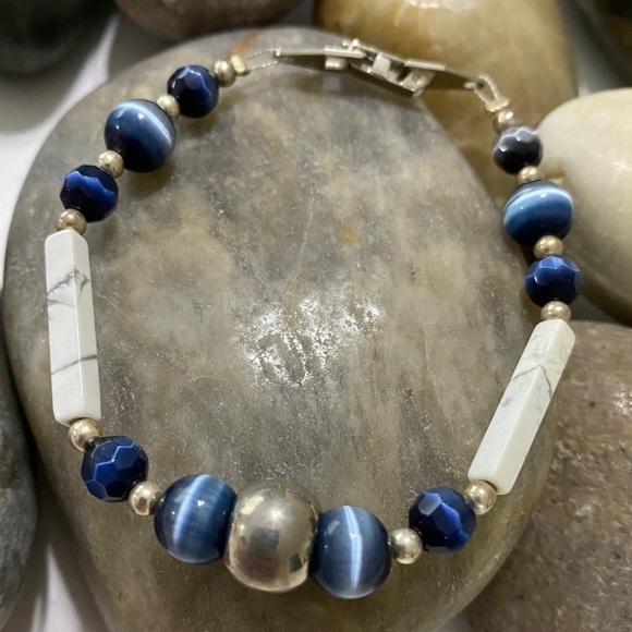 Handmade White Marble Blue Cats Eye and Silver Beaded Boho Artisan Bracelet - Picture 2 of 4